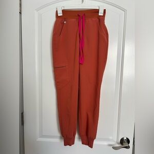 FIGS Zamora Jogger Scrub Workwear Nurse Pants in color Terracotta size XXS P